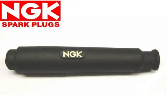 Pipa Bujia NGK SD05FM Goma Negra -8392-